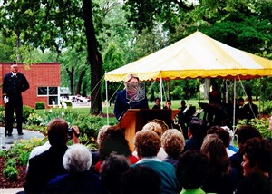 Image description is not available for 2000.052